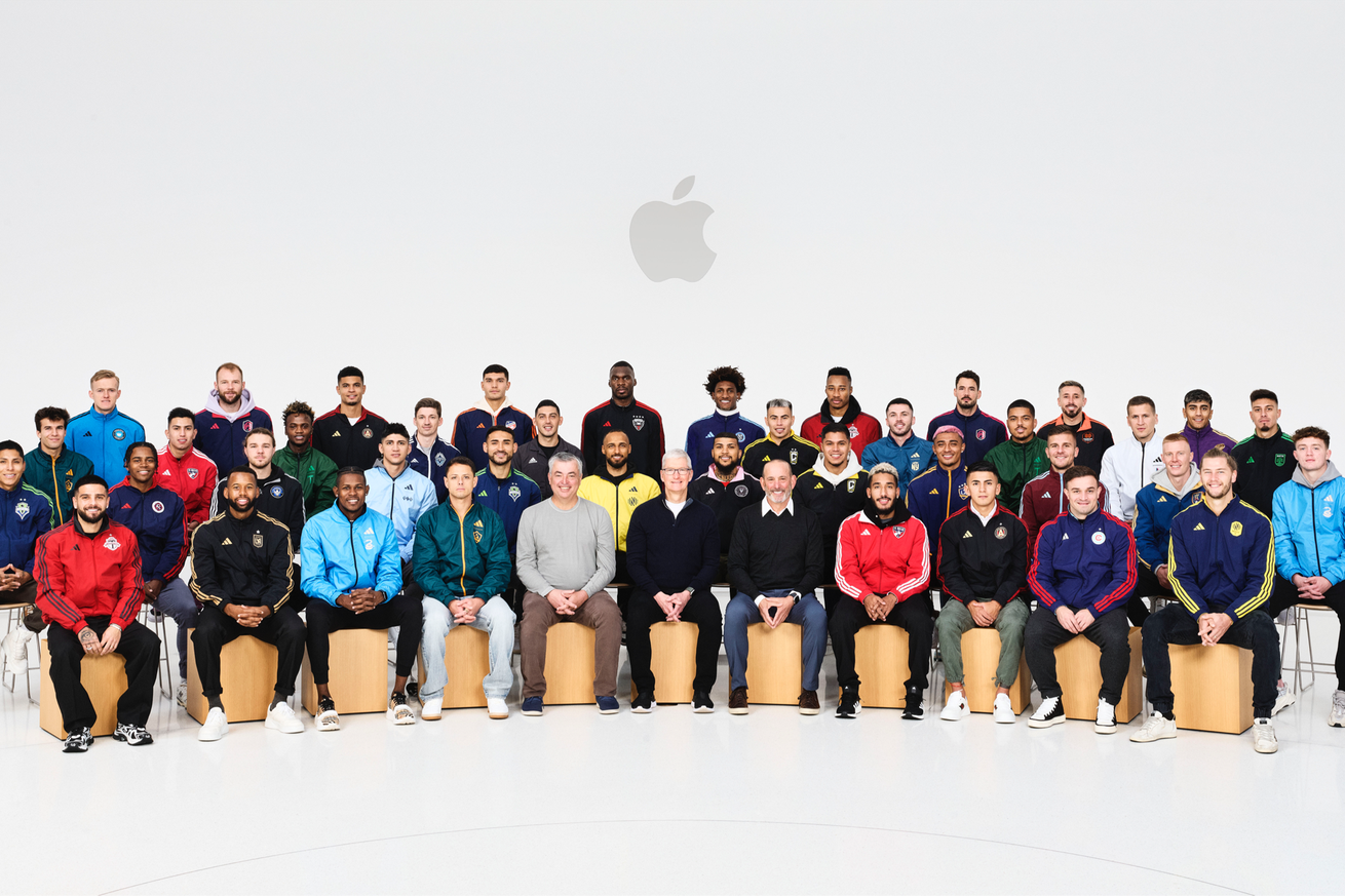 MLS Players with MLS Commissioner Don Garber and Apple CEO Tim Cook