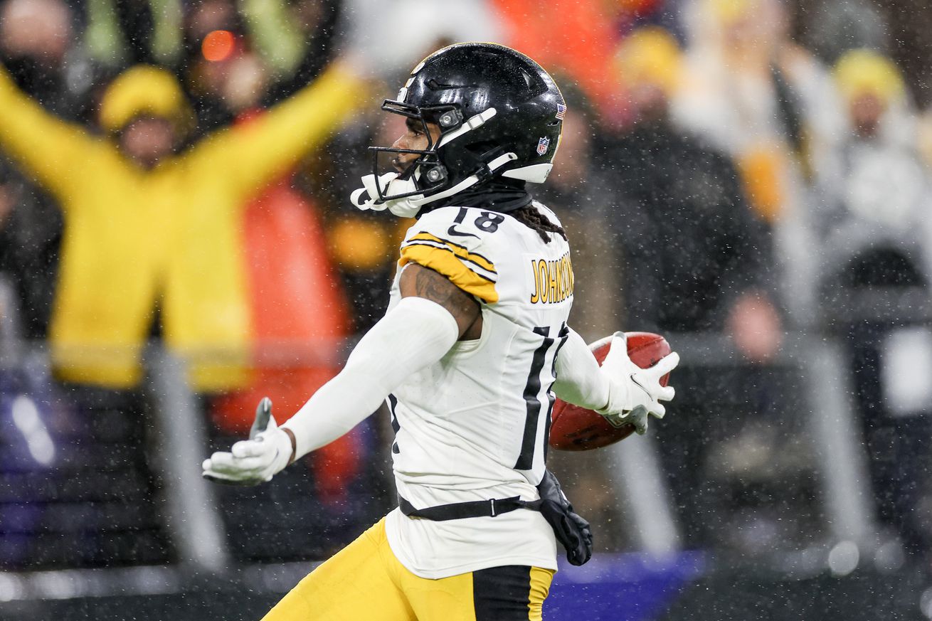 Pittsburgh Steelers v Baltimore Ravens