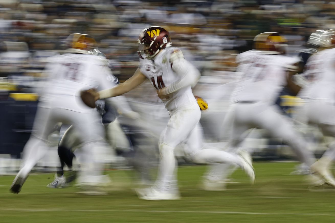 NFL: Dallas Cowboys at Washington Commanders
