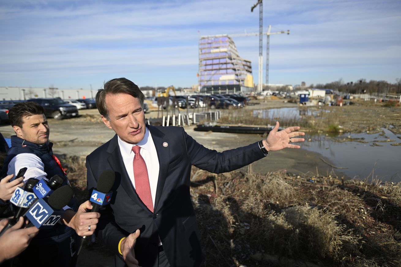ALEXANDRIA,VA - DECEMBER 13 : With the construction of the new