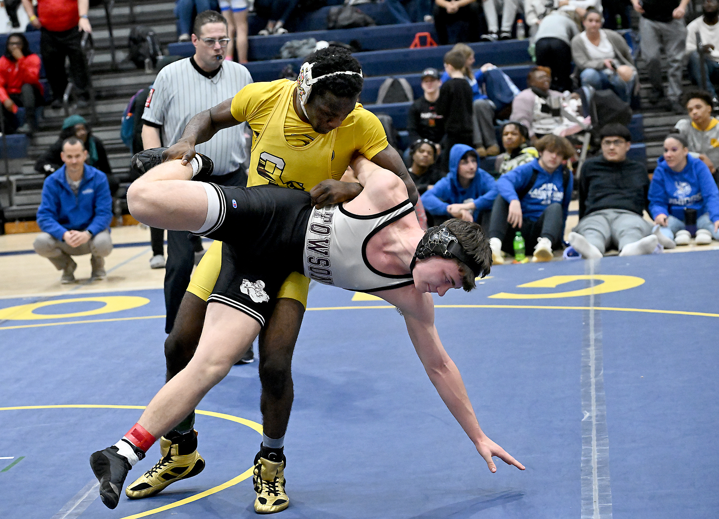 165 Championship Finals - 1st Place Match - Cregg Ngounou,...