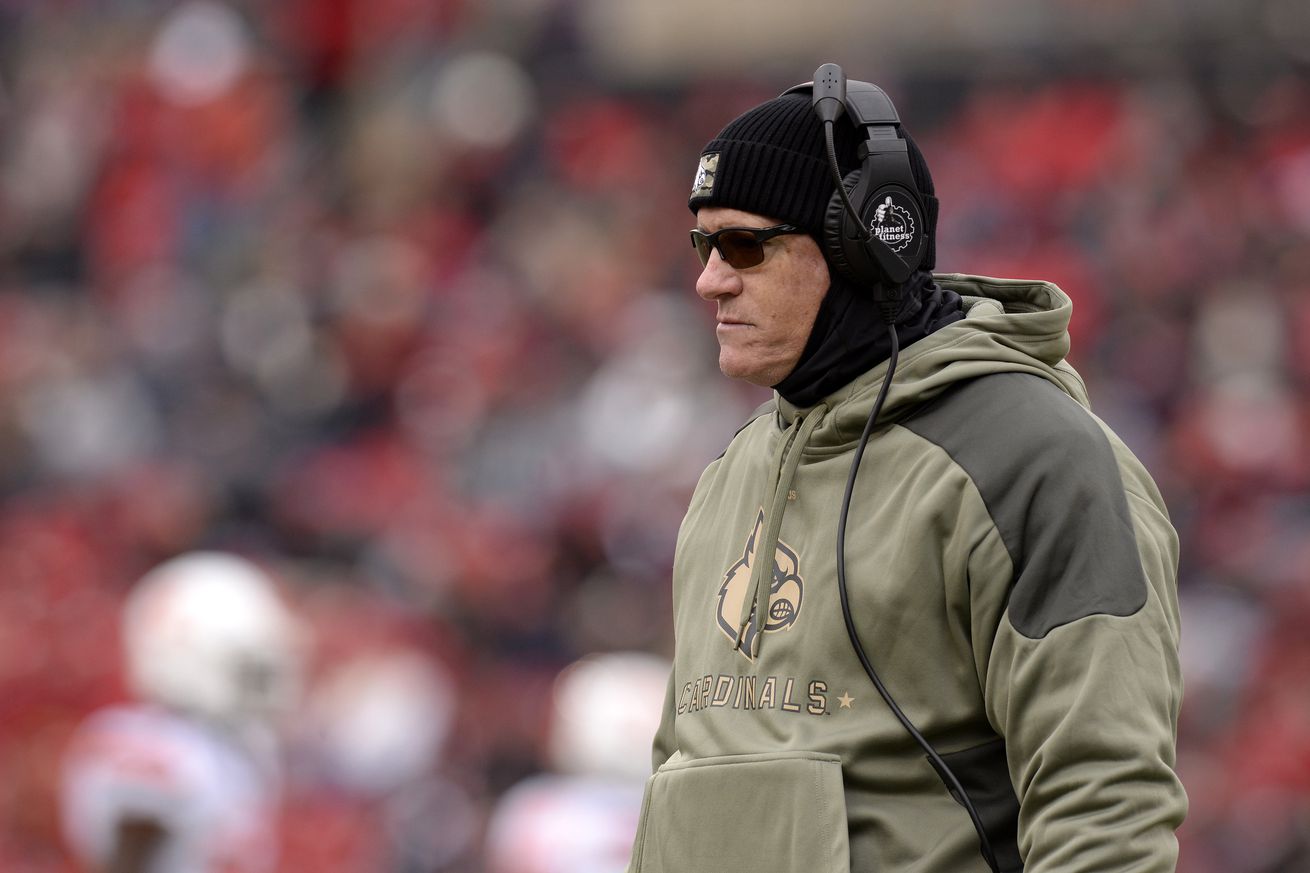 COLLEGE FOOTBALL: NOV 13 Syracuse at Louisville