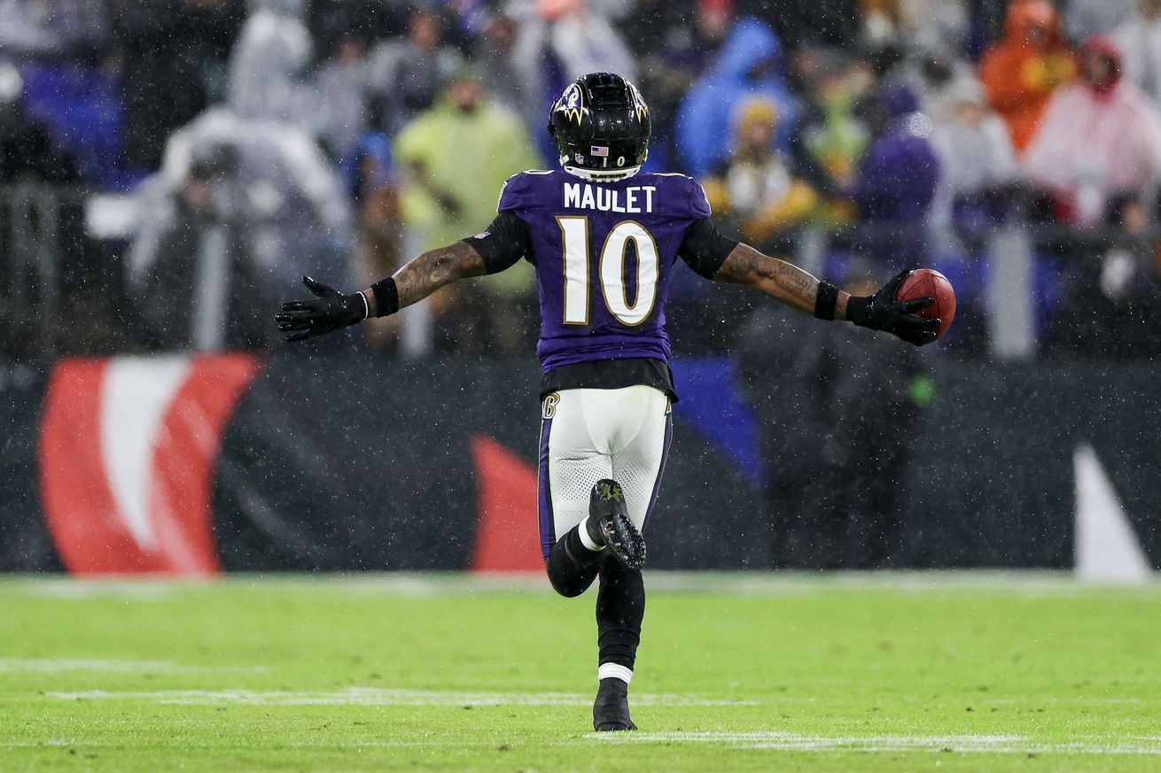 Pittsburgh Steelers v Baltimore Ravens