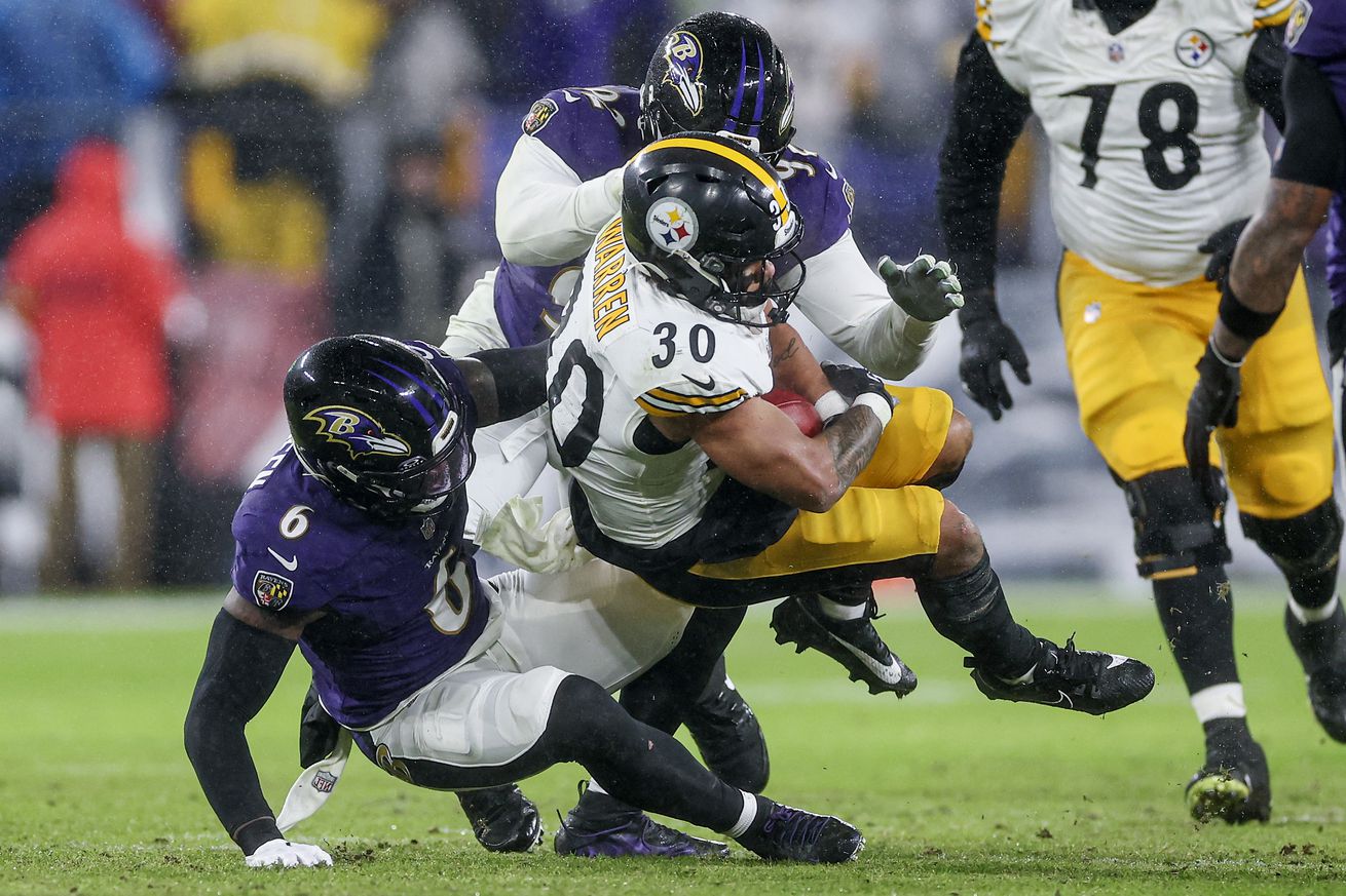 Pittsburgh Steelers v Baltimore Ravens