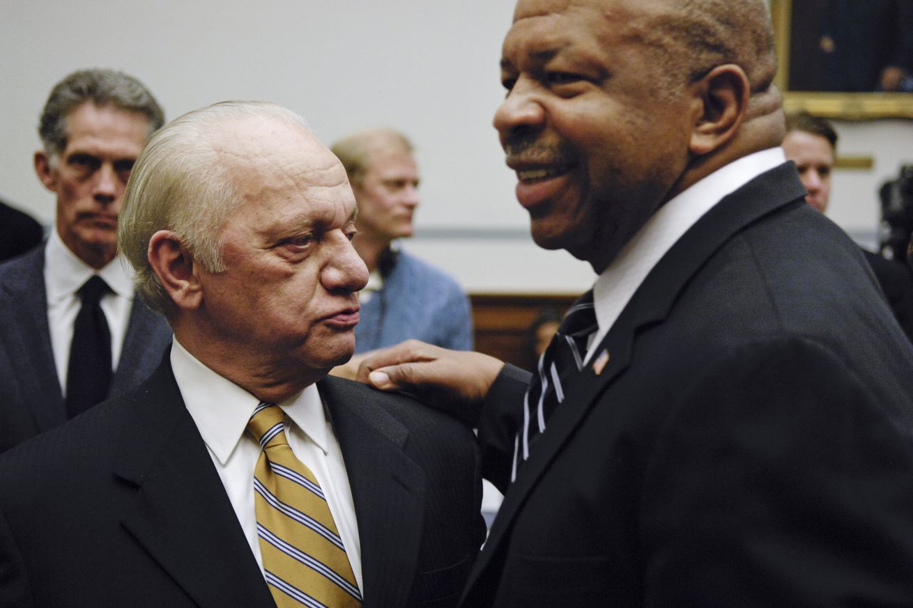 House Panel Keeps Up Pressure on Baseball Over Steroid Use
