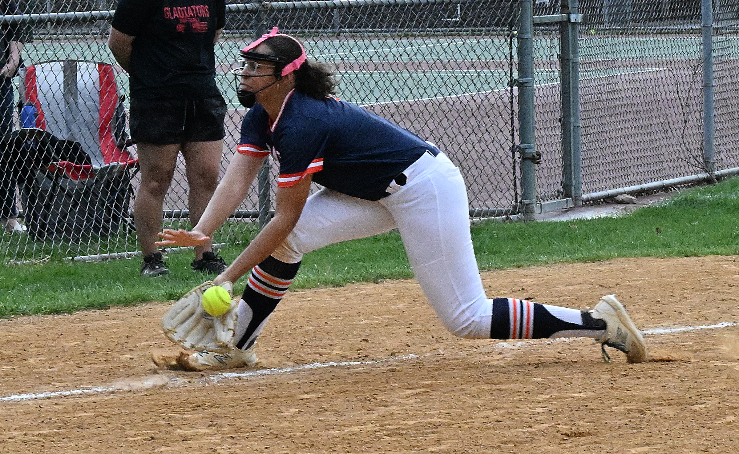 Reservoir 3rd baseman #7, Daiye Smith can't make a play...