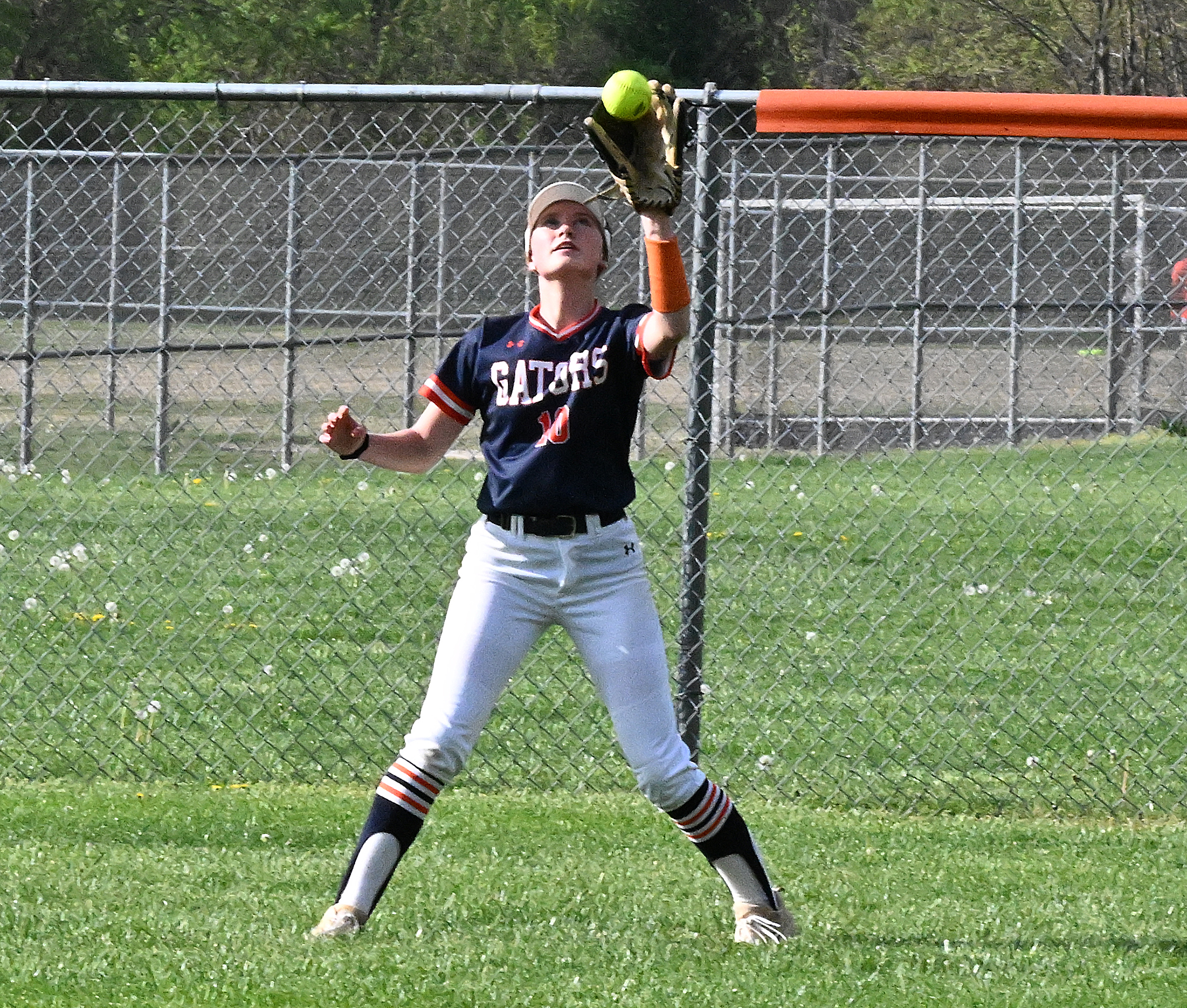 Reservoir #10, Keira Walsh makes a play on a fly...