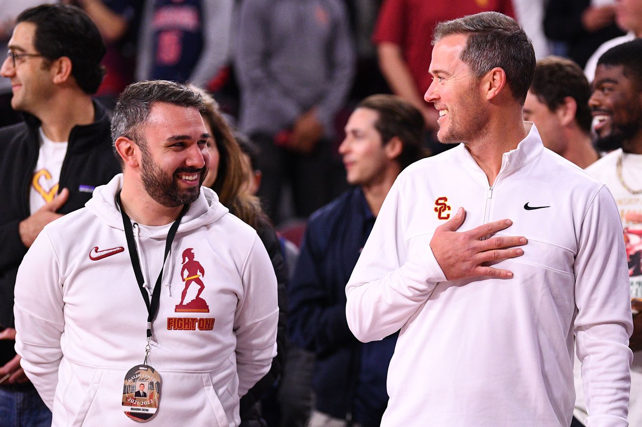 COLLEGE BASKETBALL: MAR 01 Arizona at USC