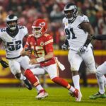 cowboys urged to sign cunningham
