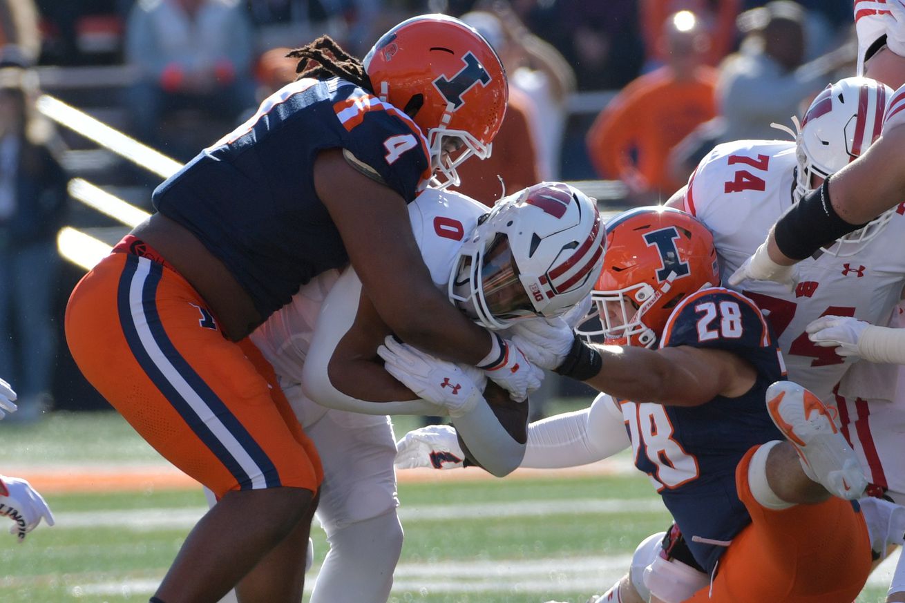 NCAA Football: Wisconsin at Illinois