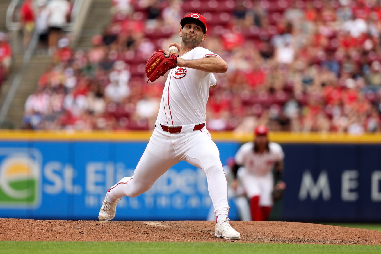 Miami Marlins v Cincinnati Reds