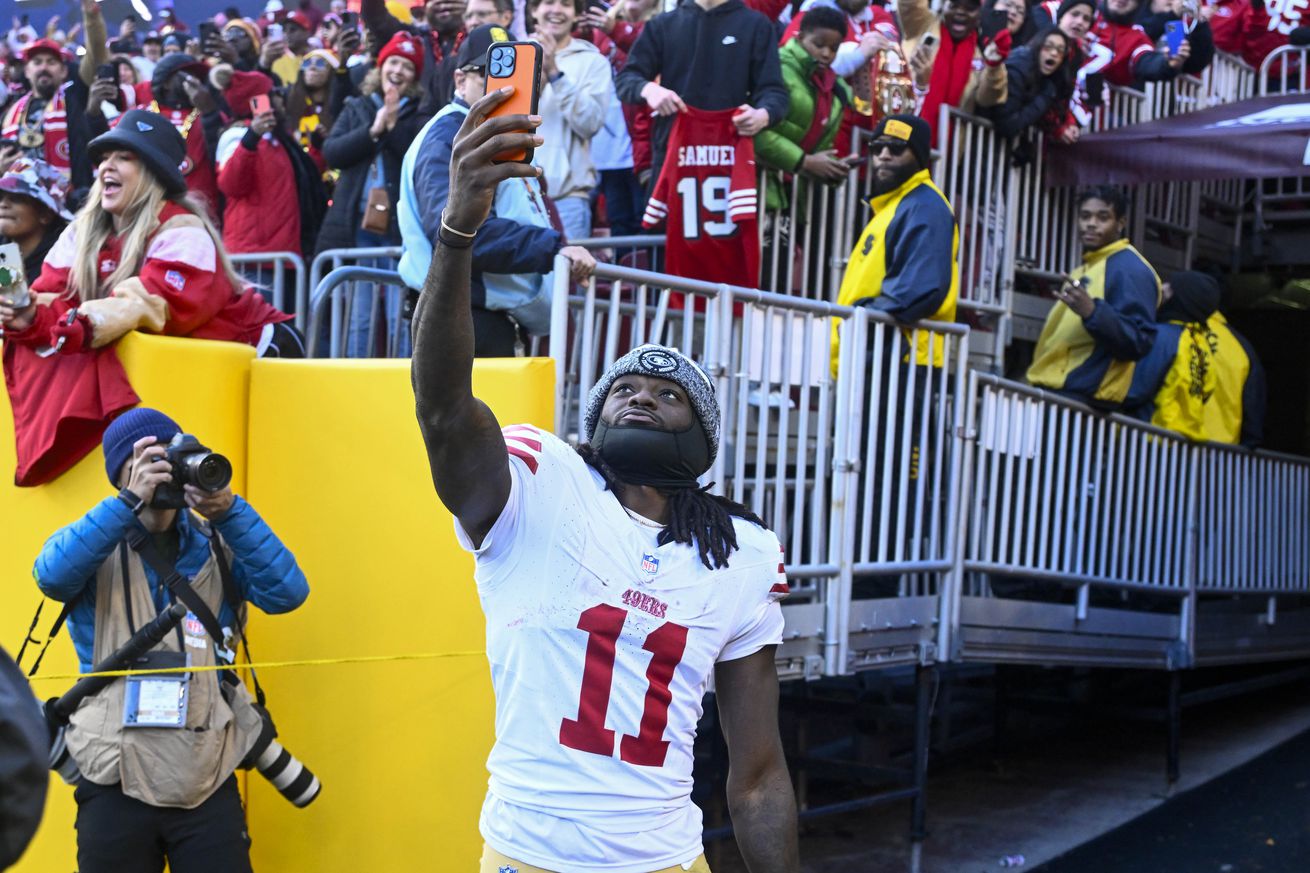 NFL: San Francisco 49ers at Washington Commanders