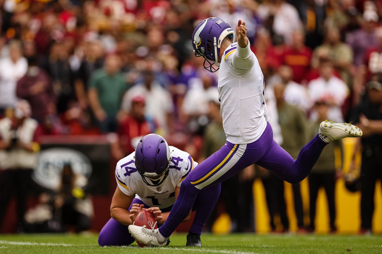 Minnesota Vikings v Washington Commanders