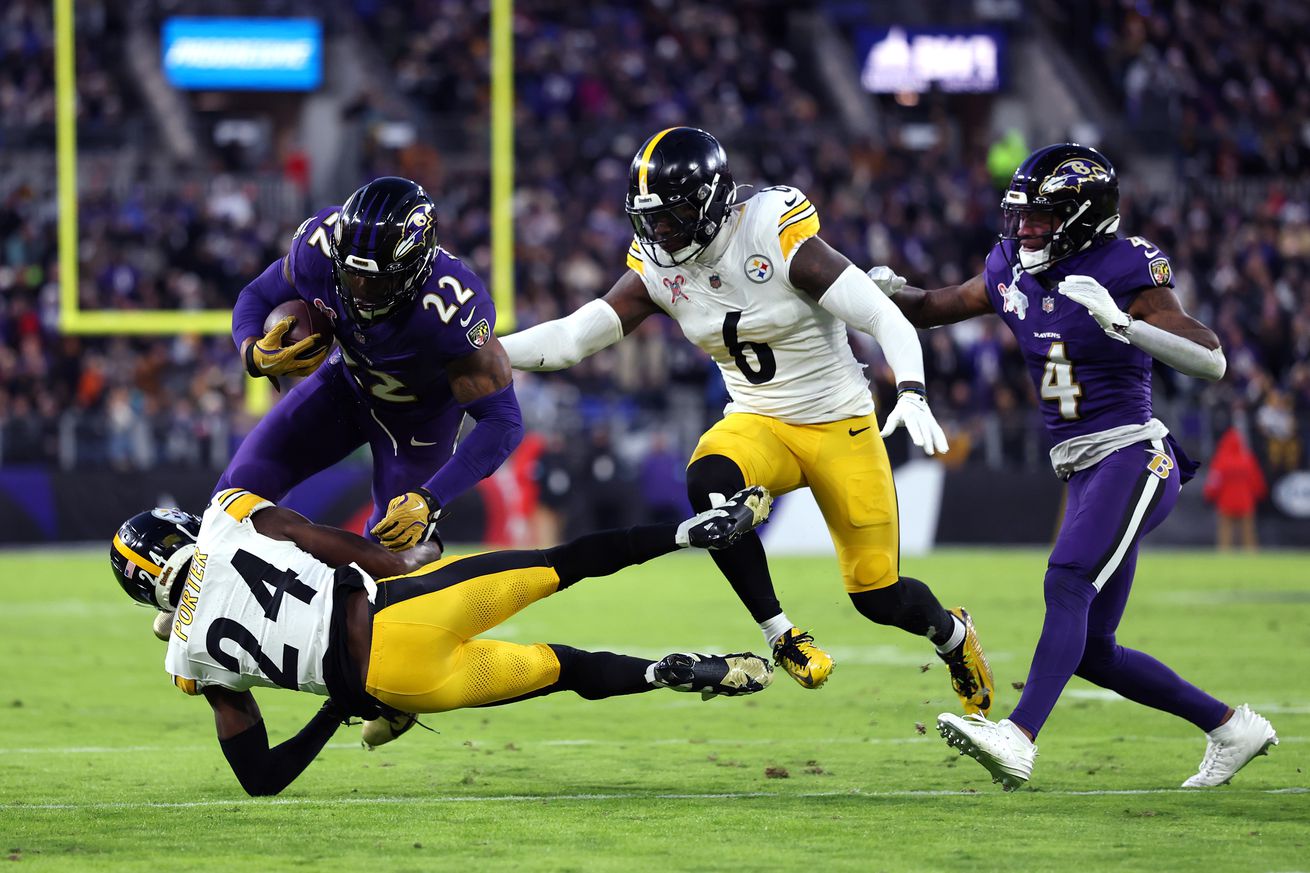 Pittsburgh Steelers v Baltimore Ravens