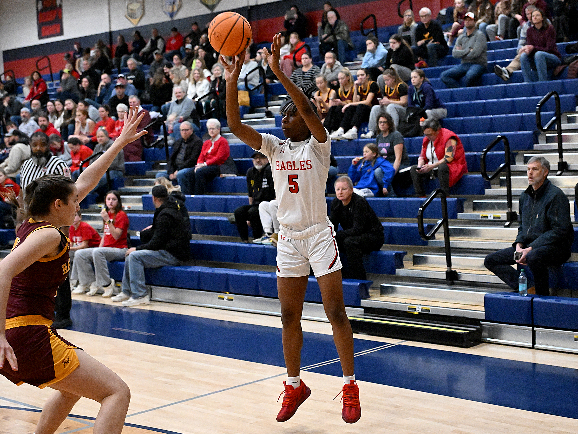 FSK #5, Jayla Watson sinks a three in the 1st...