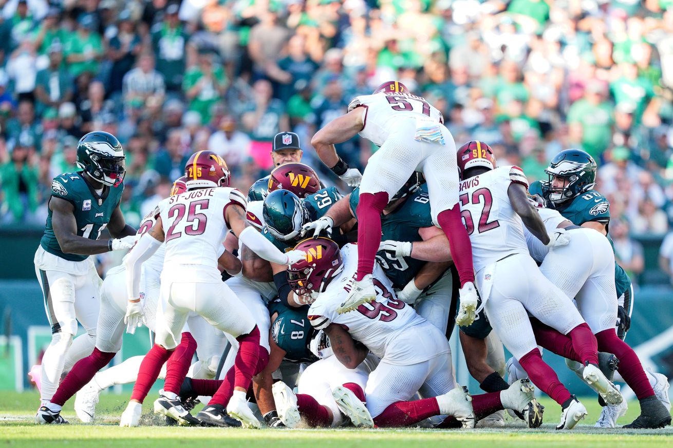 NFL: OCT 01 Commanders at Eagles
