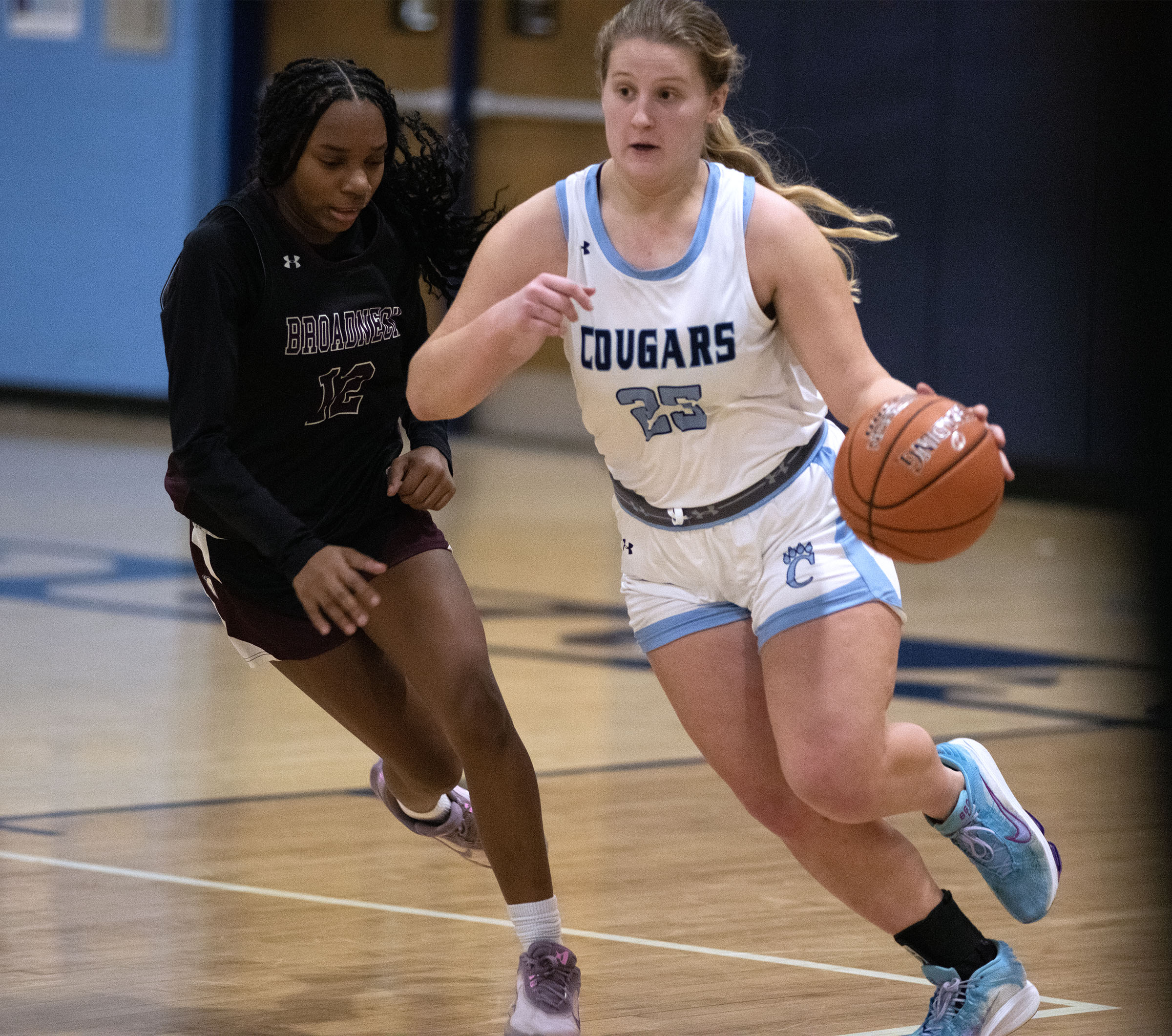 Jan. 23, 2026- Chesapeake’s Kiery Matkins dribbles against Broadneck’s Carmen...