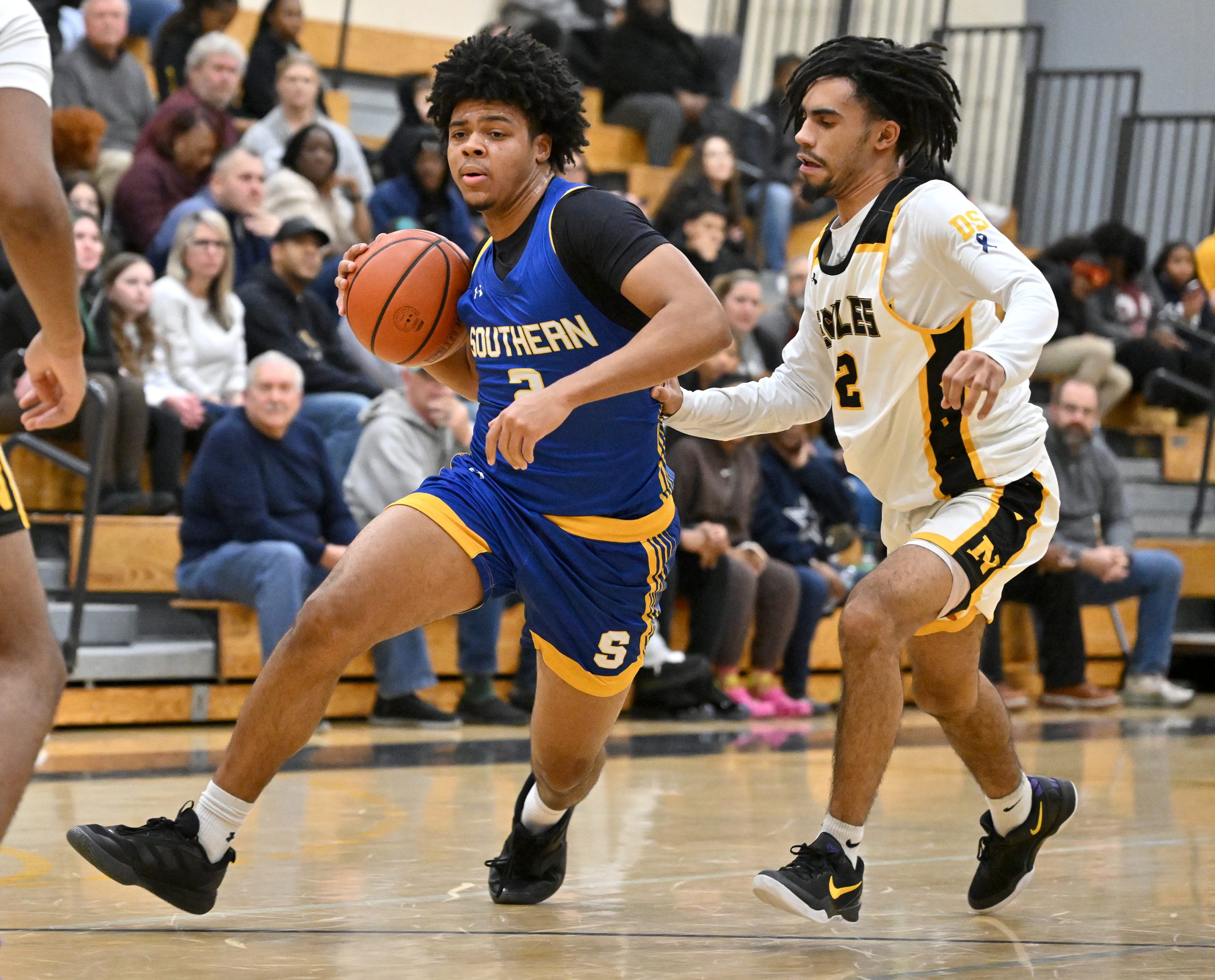 Jan. 06, 2026 Southern Bulldogs Daniel Lewis #2 drives the...