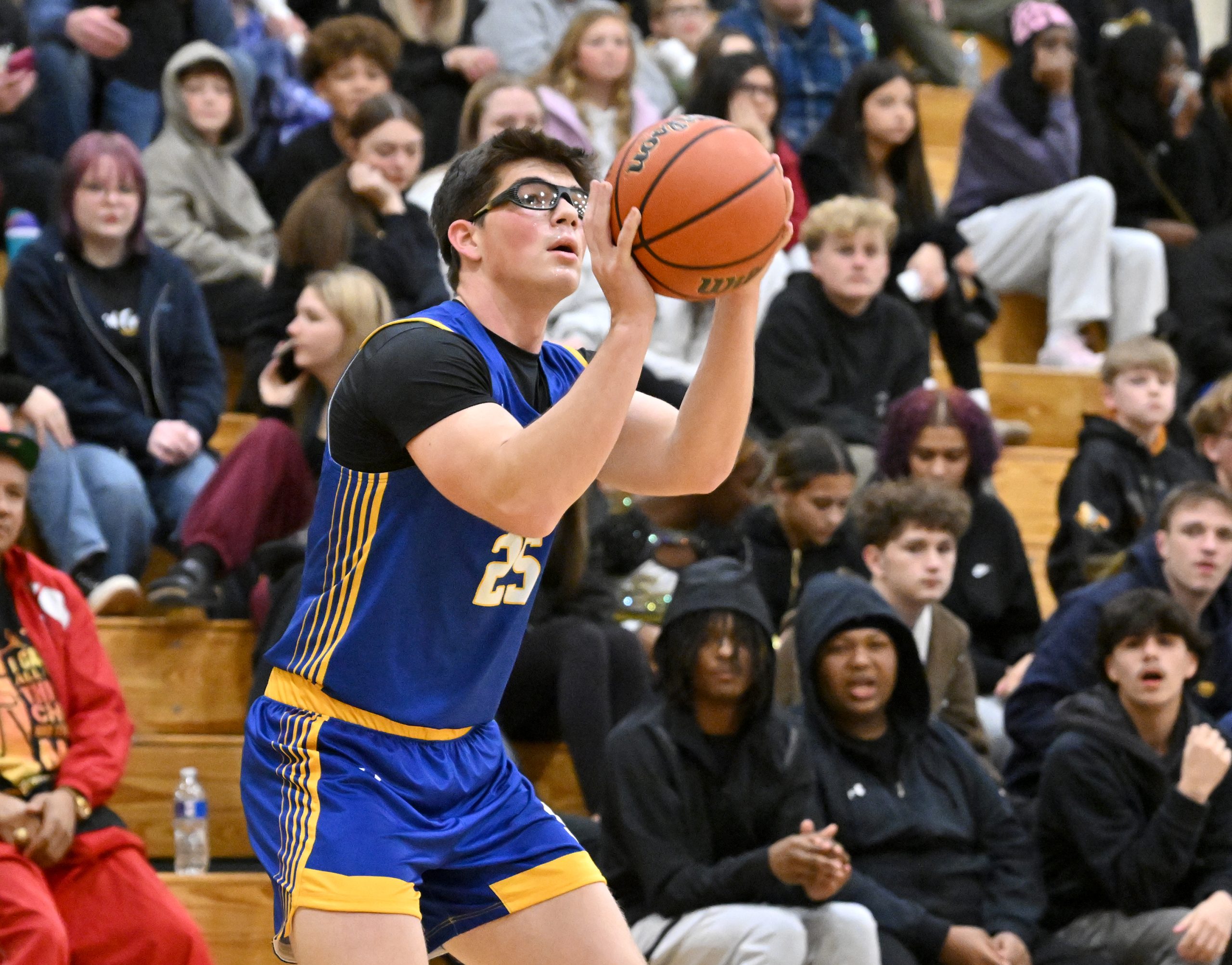 Southern's Rex Wooster readies to shoot during Tuesday's game at...
