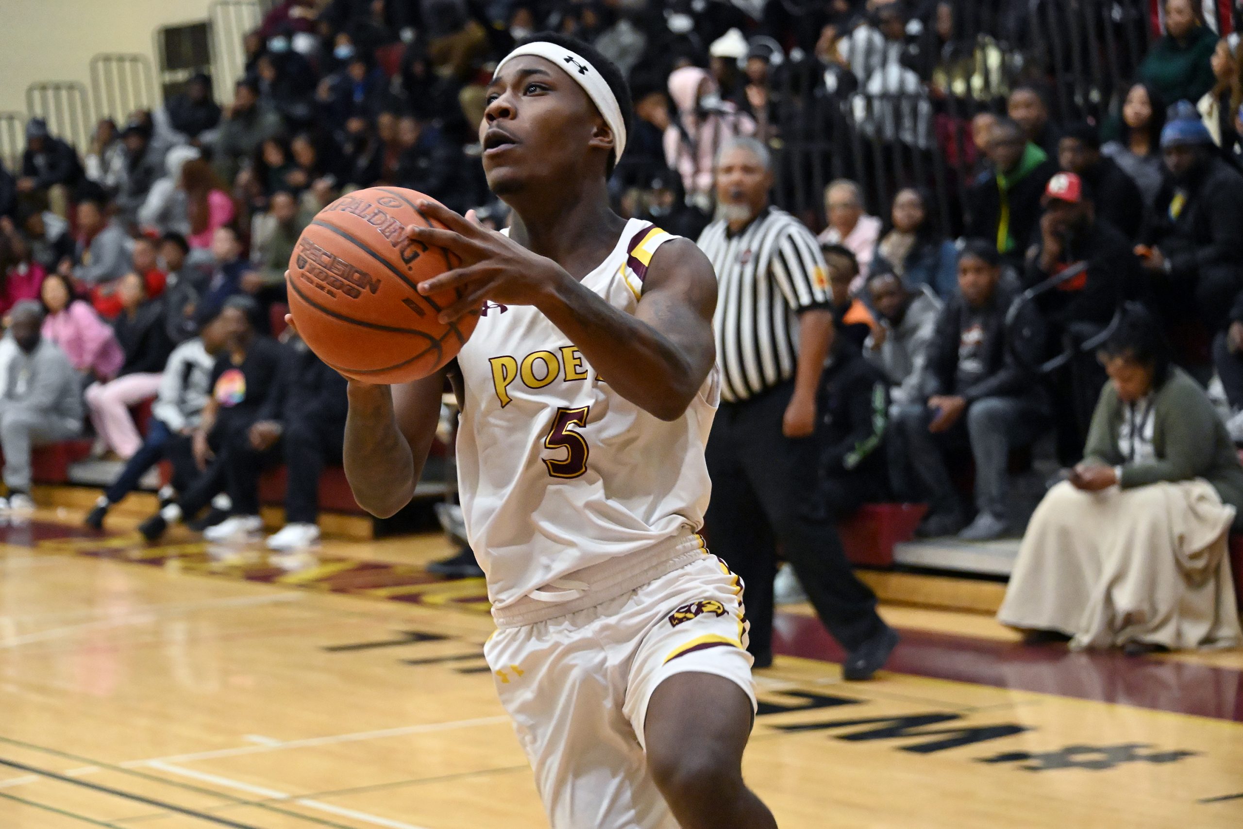 Dunbarâs Greggory Cooper is undefended as he takes a shot...